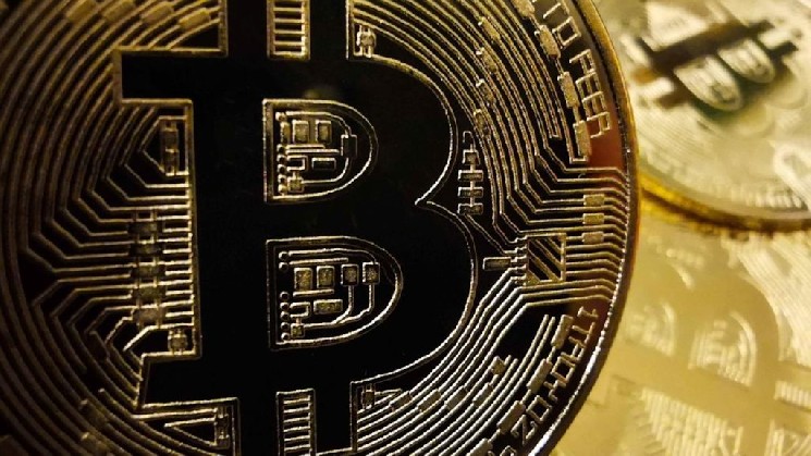 Why Isn’t the Altcoin Season Here Yet? Keep an Eye on the Bitcoin Price in October 2026