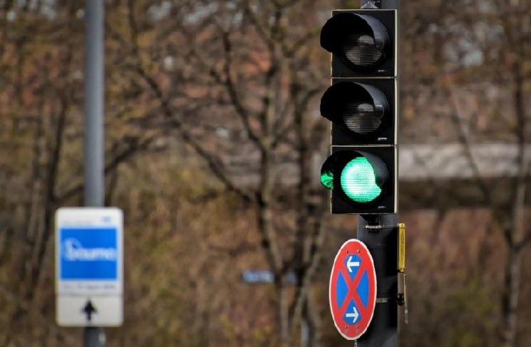 The signal bitcoin momentum traders have been waiting for is here