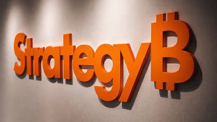 Strategy Says MSTR Beat Bitcoin in Every Four-Year Holding Period