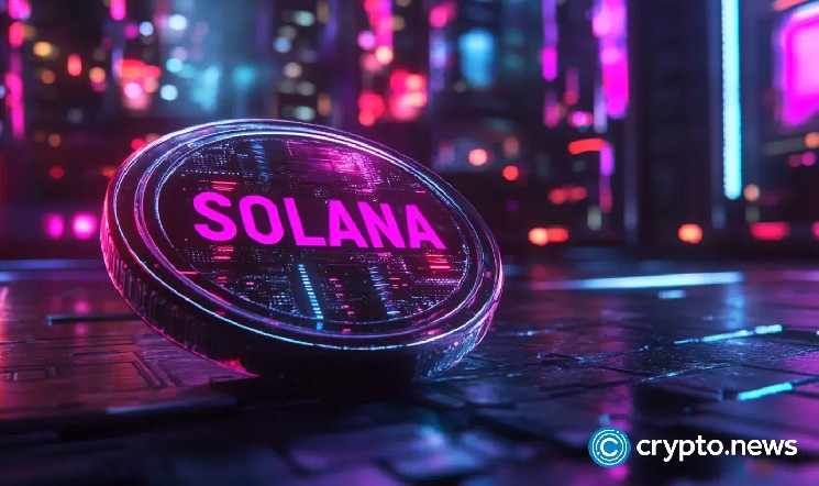 Solana price risks drop below $80 support as a rounded top forms