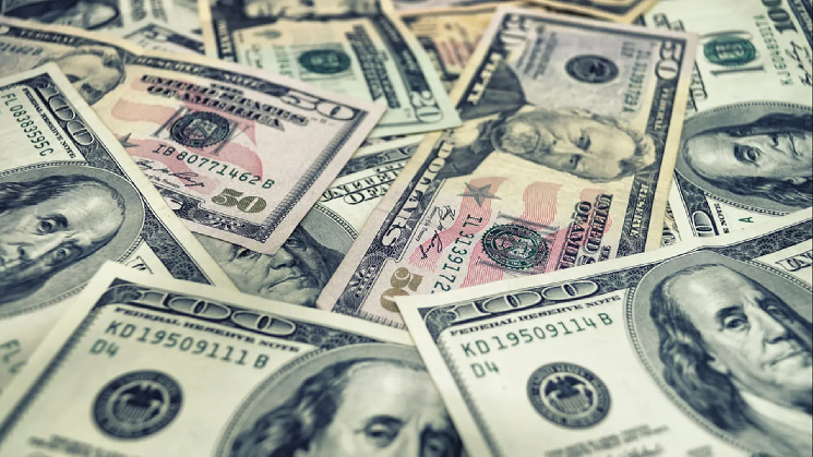 U.S. dollar climbs to 18-month high as bitcoin holds firm around $86,000