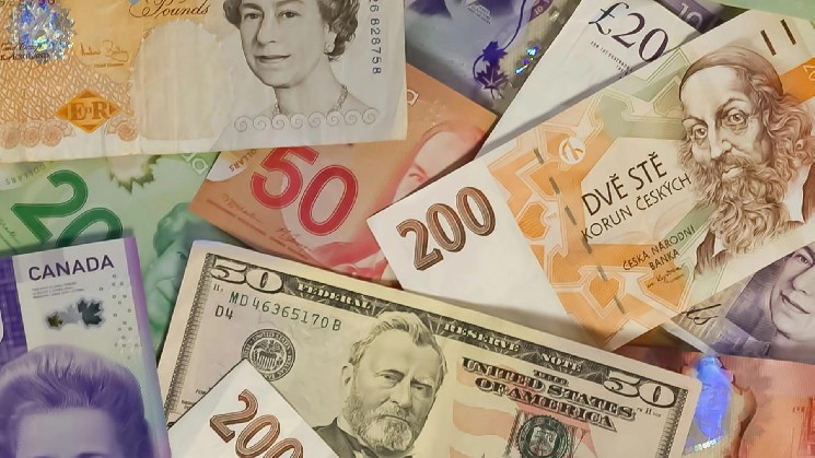 OKX Money lets users save, earn 10% yield and spend dollar stablecoins in one app